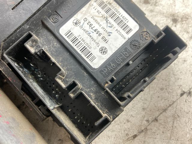 bontott VW TOURAN Bal első Ablakemelő Motor