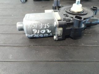 bontott VW TOURAN Bal első Ablakemelő Motor