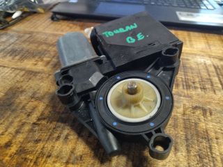 bontott VW TOURAN Bal első Ablakemelő Motor