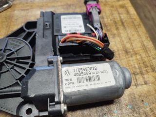 bontott VW TOURAN Bal első Ablakemelő Motor