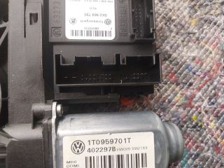 bontott VW TOURAN Bal első Ablakemelő Motor