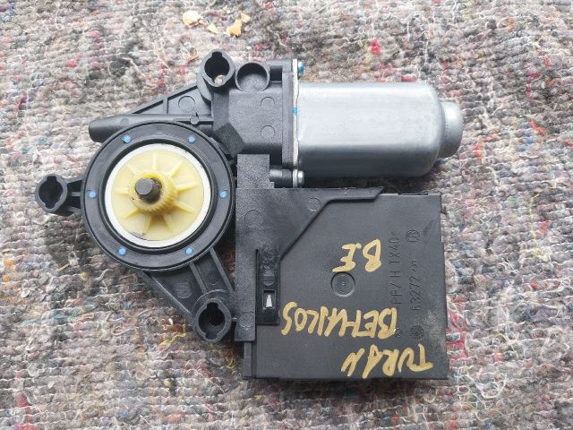 bontott VW TOURAN Bal első Ablakemelő Motor