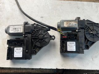 bontott VW TOURAN Bal első Ablakemelő Motor