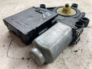 bontott VW TOURAN Bal első Ablakemelő Motor