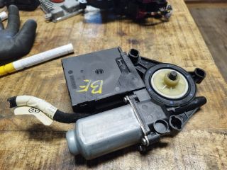 bontott VW TOURAN Bal első Ablakemelő Motor