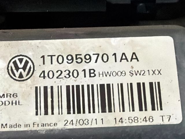 bontott VW TOURAN Bal első Ablakemelő Motor