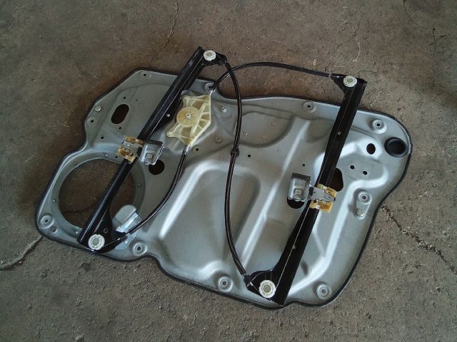 bontott VW TOURAN Bal első Ablakemelő Szerkezet (Elektromos)