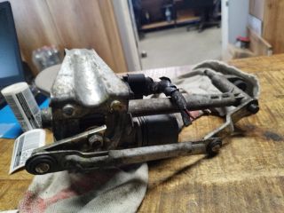 bontott VW TOURAN Bal első Ablaktörlő Motor