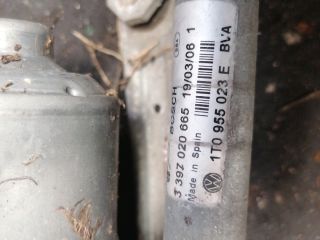 bontott VW TOURAN Bal első Ablaktörlő Motor