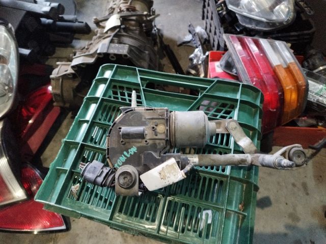 bontott VW TOURAN Bal első Ablaktörlő Motor