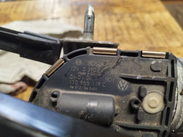 bontott VW TOURAN Bal első Ablaktörlő Motor