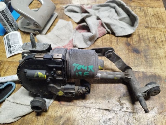 bontott VW TOURAN Bal első Ablaktörlő Motor