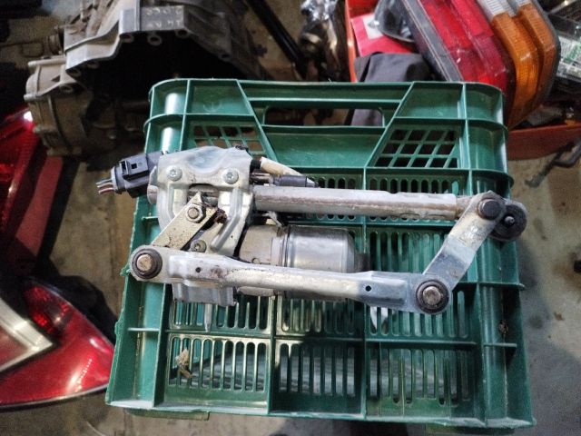 bontott VW TOURAN Bal első Ablaktörlő Motor