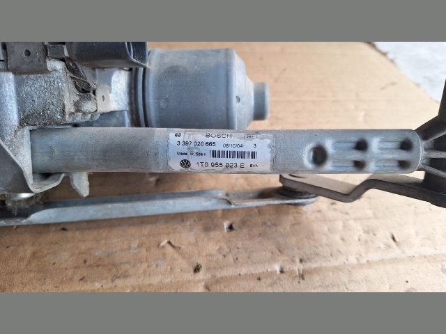 bontott VW TOURAN Bal első Ablaktörlő Motor