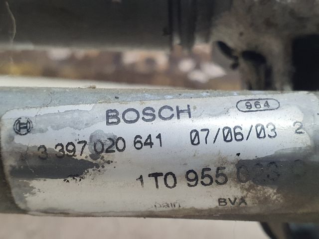 bontott VW TOURAN Bal első Ablaktörlő Szerkezet