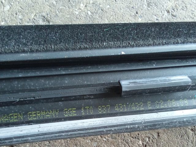 bontott VW TOURAN Bal első Ablakvezető Gumi