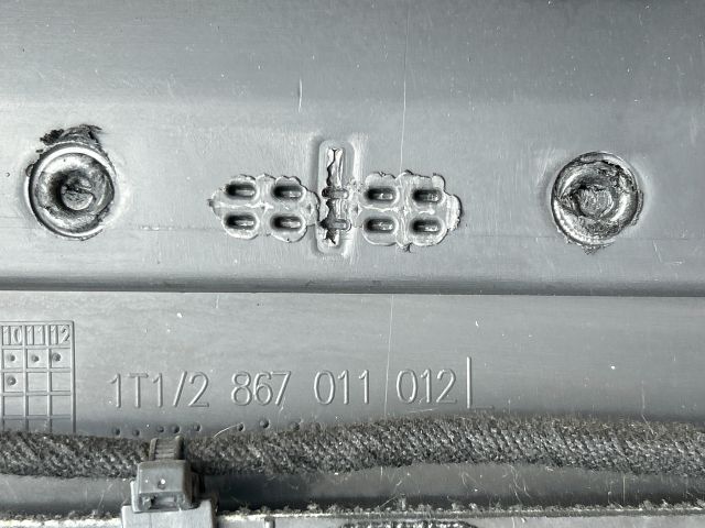 bontott VW TOURAN Bal első Ajtó Kárpit