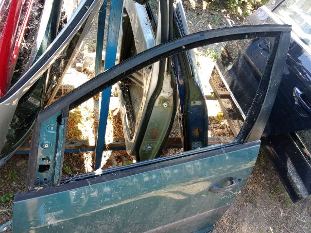 bontott VW TOURAN Bal első Ajtó (Üres lemez)