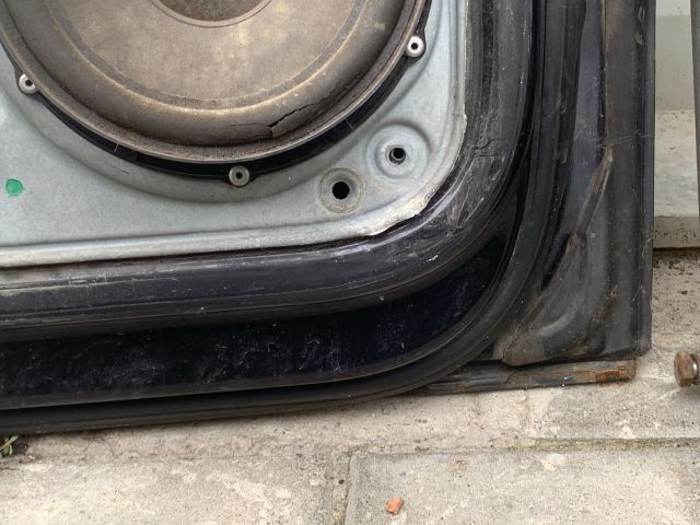 bontott VW TOURAN Bal első Ajtó (Üres lemez)