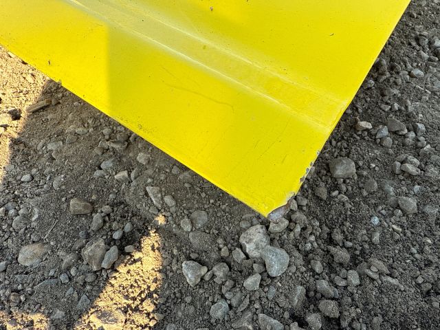 bontott VW TOURAN Bal első Ajtó (Üres lemez)