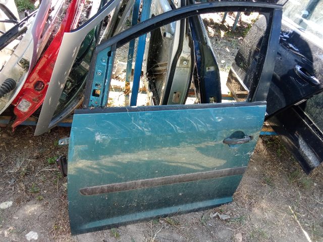 bontott VW TOURAN Bal első Ajtó (Üres lemez)