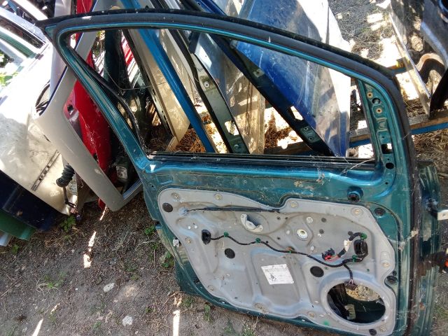 bontott VW TOURAN Bal első Ajtó (Üres lemez)