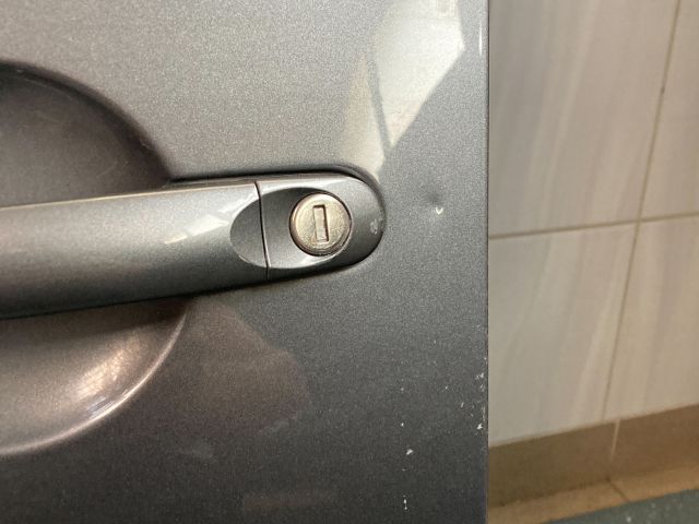 bontott VW TOURAN Bal első Ajtózár