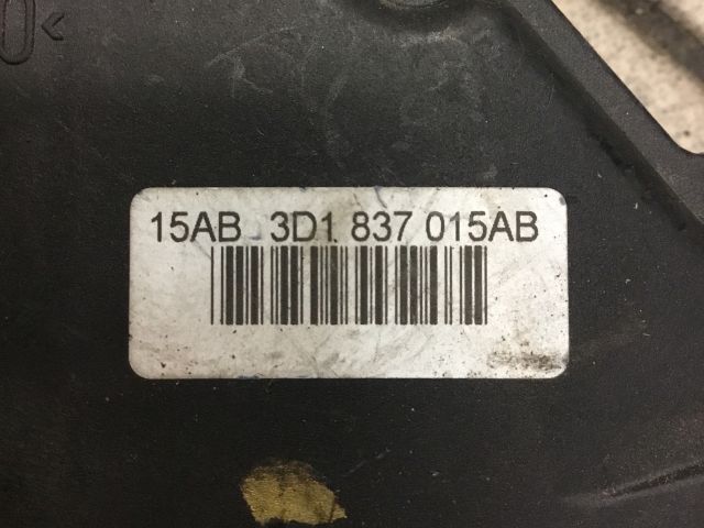 bontott VW TOURAN Bal első Ajtózár