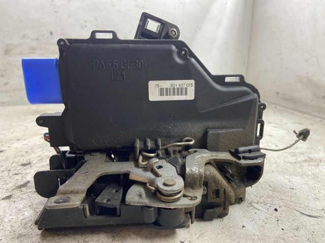 bontott VW TOURAN Bal első Ajtózár