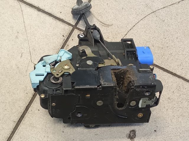 bontott VW TOURAN Bal első Ajtózár