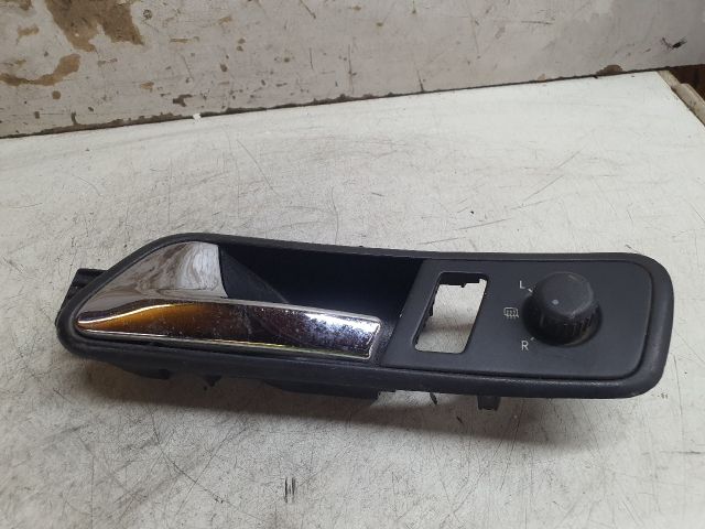 bontott VW TOURAN Bal első Belső Kilincs