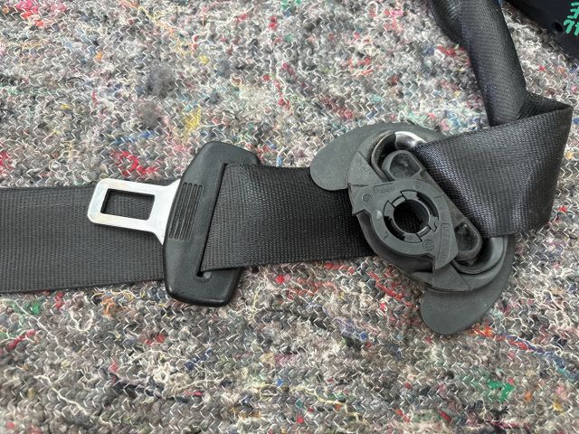 bontott VW TOURAN Bal első Biztonsági Öv