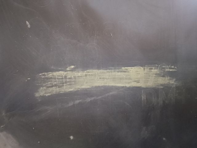 bontott VW TOURAN Bal első Dobbetét (Kerékjárati, Műanyag)