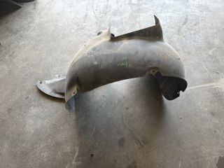 bontott VW TOURAN Bal első Első Dobbetét (Kerékjárati, Műanyag)