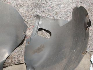 bontott VW TOURAN Bal első Első Dobbetét (Kerékjárati, Műanyag)