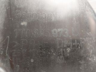 bontott VW TOURAN Bal első Első Dobbetét (Kerékjárati, Műanyag)