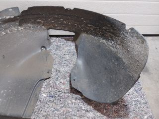 bontott VW TOURAN Bal első Első Dobbetét (Kerékjárati, Műanyag)