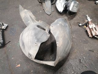 bontott VW TOURAN Bal első Első Dobbetét (Kerékjárati, Műanyag)