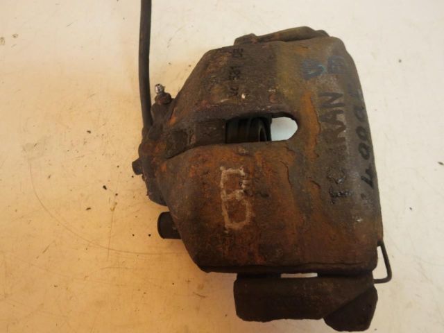 bontott VW TOURAN Bal első Féknyereg Munkahengerrel