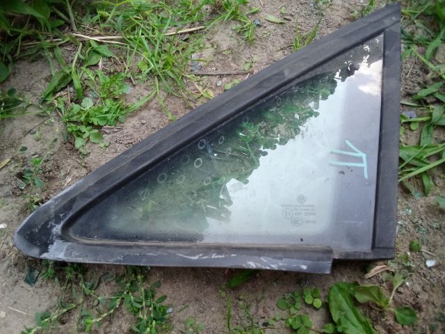 bontott VW TOURAN Bal első Fixüveg (Ajtóban)