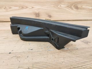 bontott VW TOURAN Bal első Lökhárító Tartó (Műanyag)