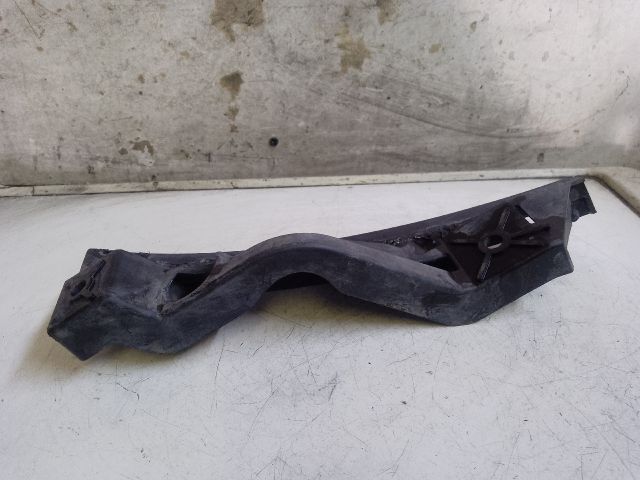 bontott VW TOURAN Bal első Lökhárító Tartó (Műanyag)