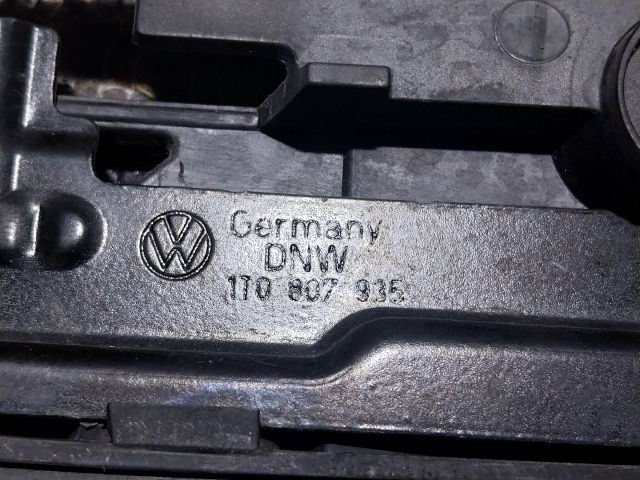 bontott VW TOURAN Bal első Lökhárító Tartó (Műanyag)