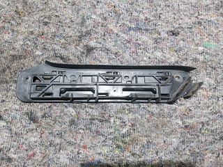 bontott VW TOURAN Bal első Lökhárító Tartó (Műanyag)