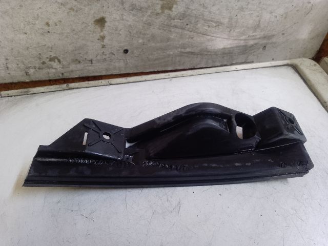 bontott VW TOURAN Bal első Lökhárító Tartó (Műanyag)