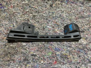 bontott VW TOURAN Bal első Lökhárító Tartó (Műanyag)