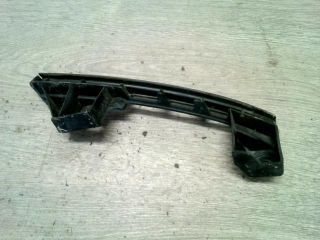 bontott VW TOURAN Bal első Lökhárító Tartó (Műanyag)