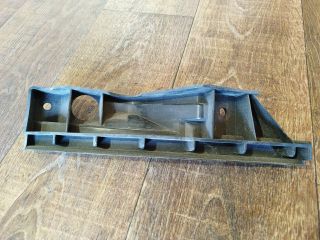 bontott VW TOURAN Bal első Lökhárító Tartó (Műanyag)