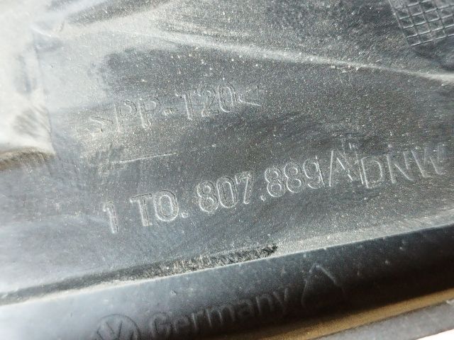 bontott VW TOURAN Bal első Lökhárító Tartó (Műanyag)