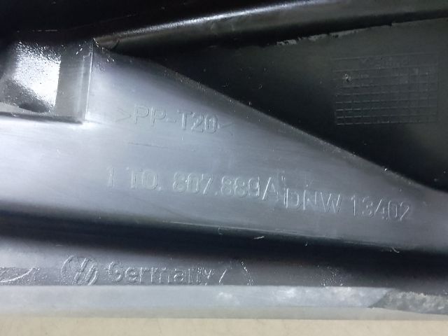 bontott VW TOURAN Bal első Lökhárító Tartó (Műanyag)